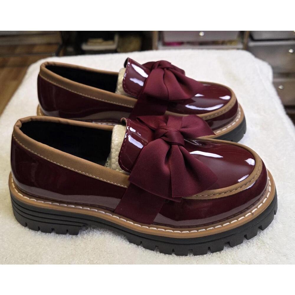 Women's Bow Decor Patent Leather Round Toe Loafers (size 6) - Picture 4 of 8